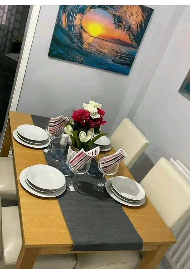 Apartment Cheerful 2 Bedroom House Liverpool United Kingdom