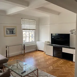 https://fabulous-penthouse-in-cardiff-city-centre.cardiffhotelswales.com