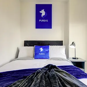 https://spacious-penthouse-2-bed-apartment-with-secure.yorkshirehotels.net